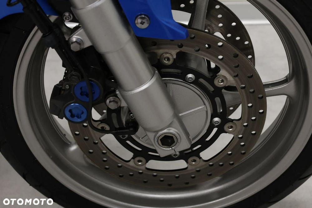 Yamaha FZ - 27