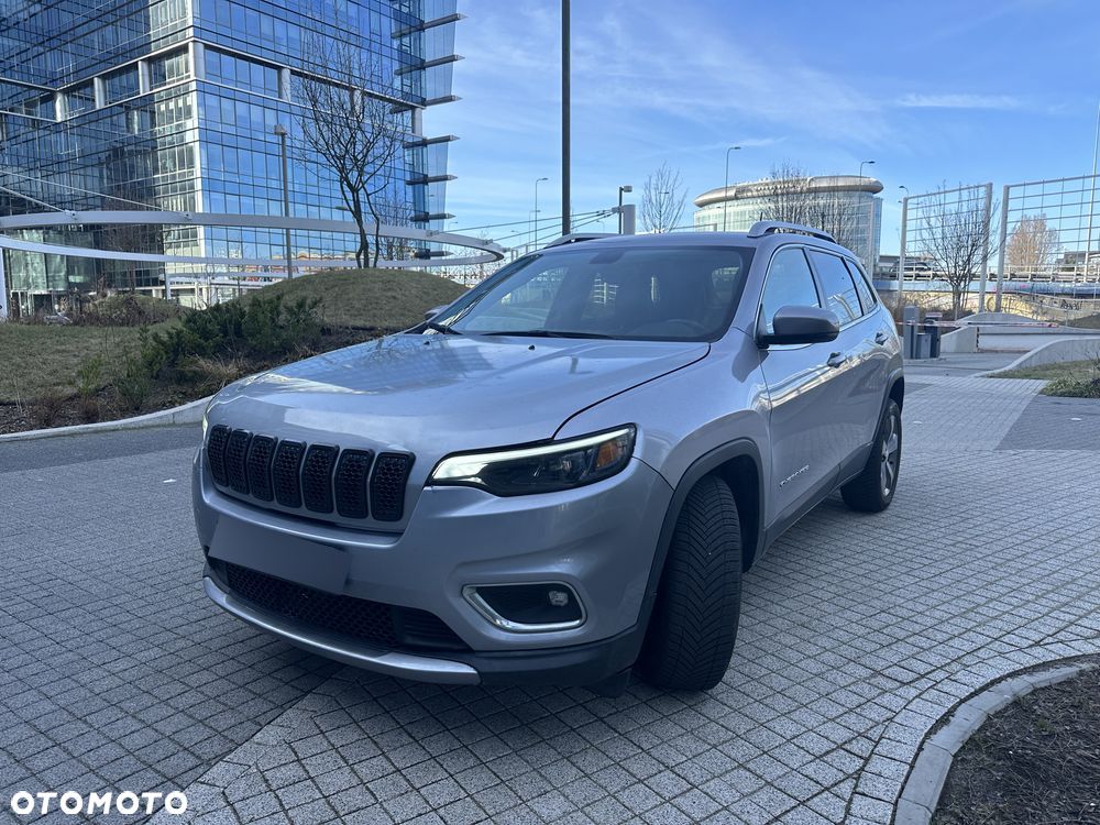 Jeep Cherokee - 1