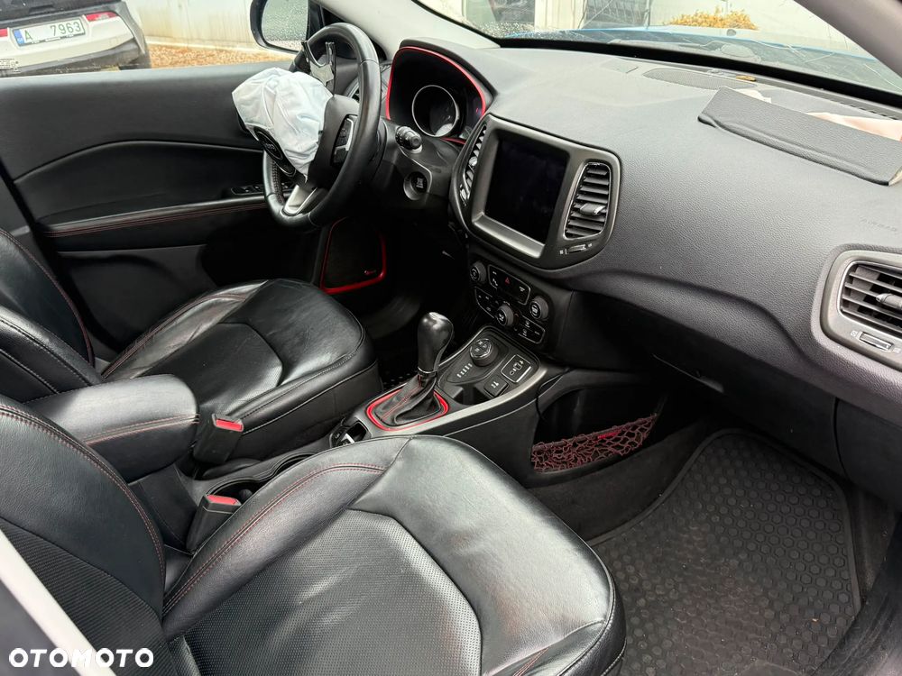 Jeep Compass - 12