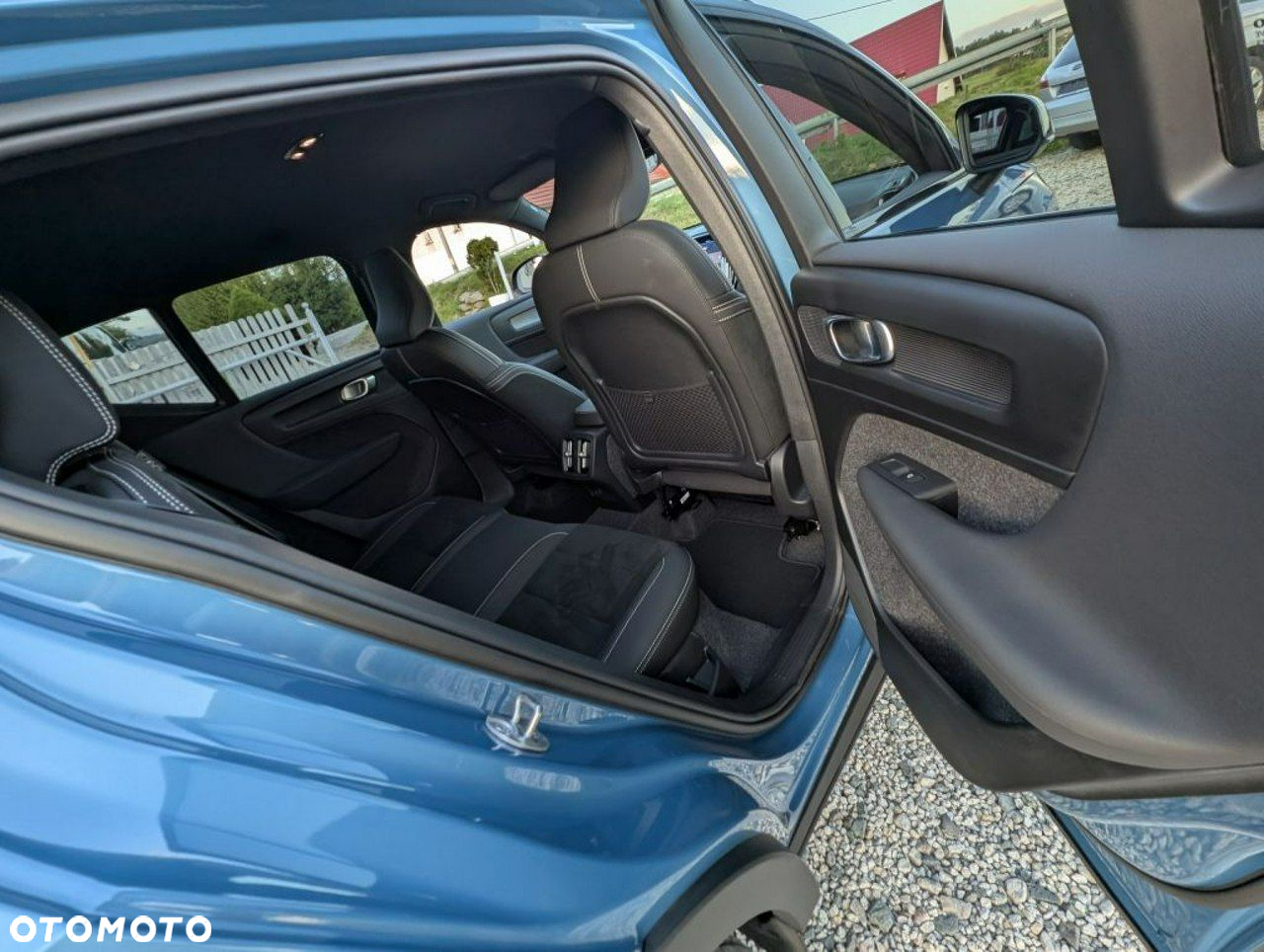 Volvo XC 40 B3 Plus Dark - 7