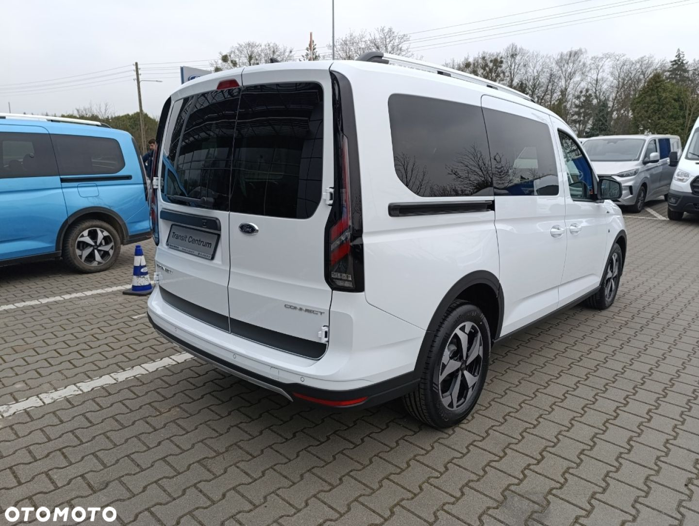 Ford Transit Connect - 6