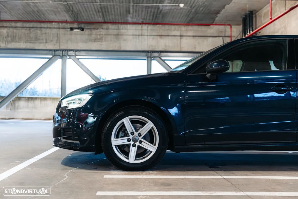 Audi A3 Limousine 30 TDI Design - 8