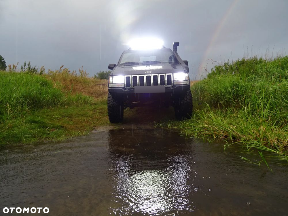 Jeep Grand Cherokee 4.0 Laredo - 33