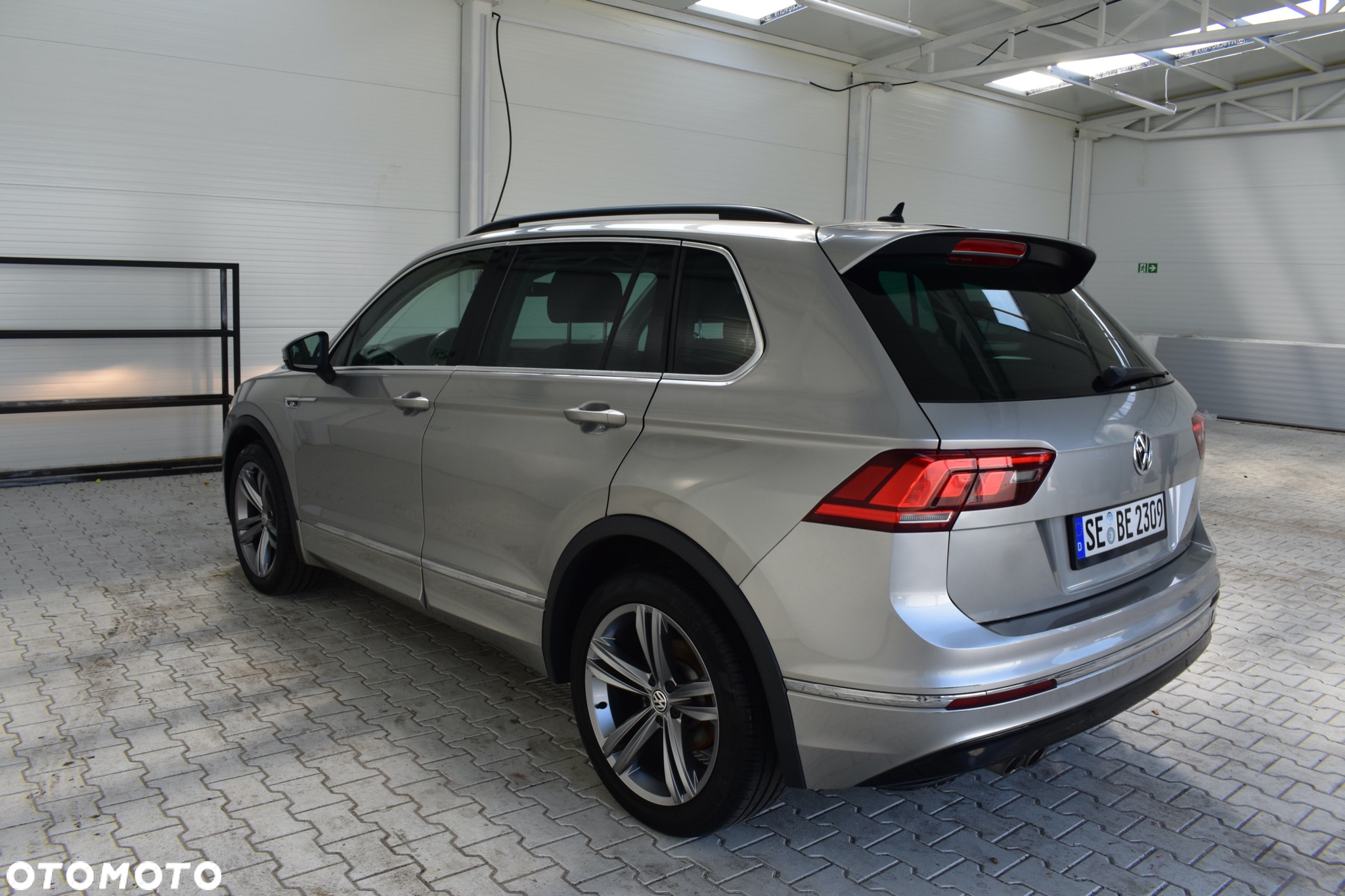 Volkswagen Tiguan 2.0 TDI SCR R-Line - 16