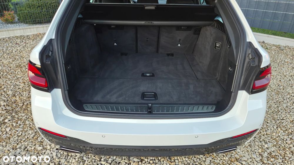 BMW Seria 5 520d Touring M Sport Edition - 32