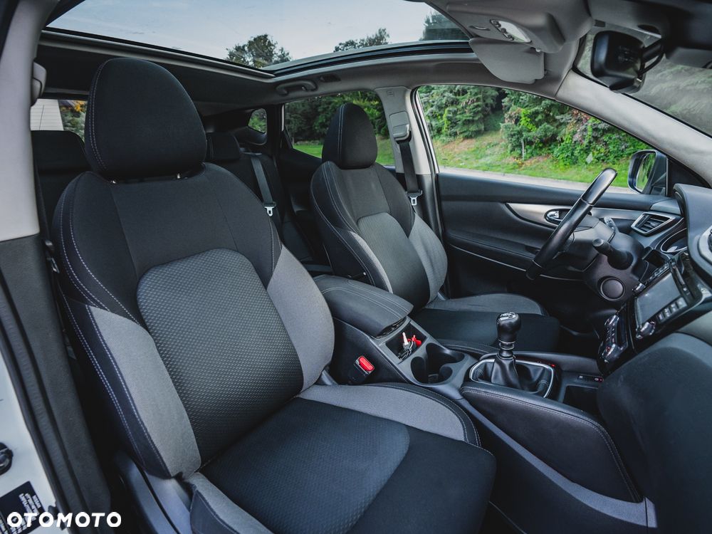 Nissan Qashqai 1.2 DIG-T N-Vision - 26