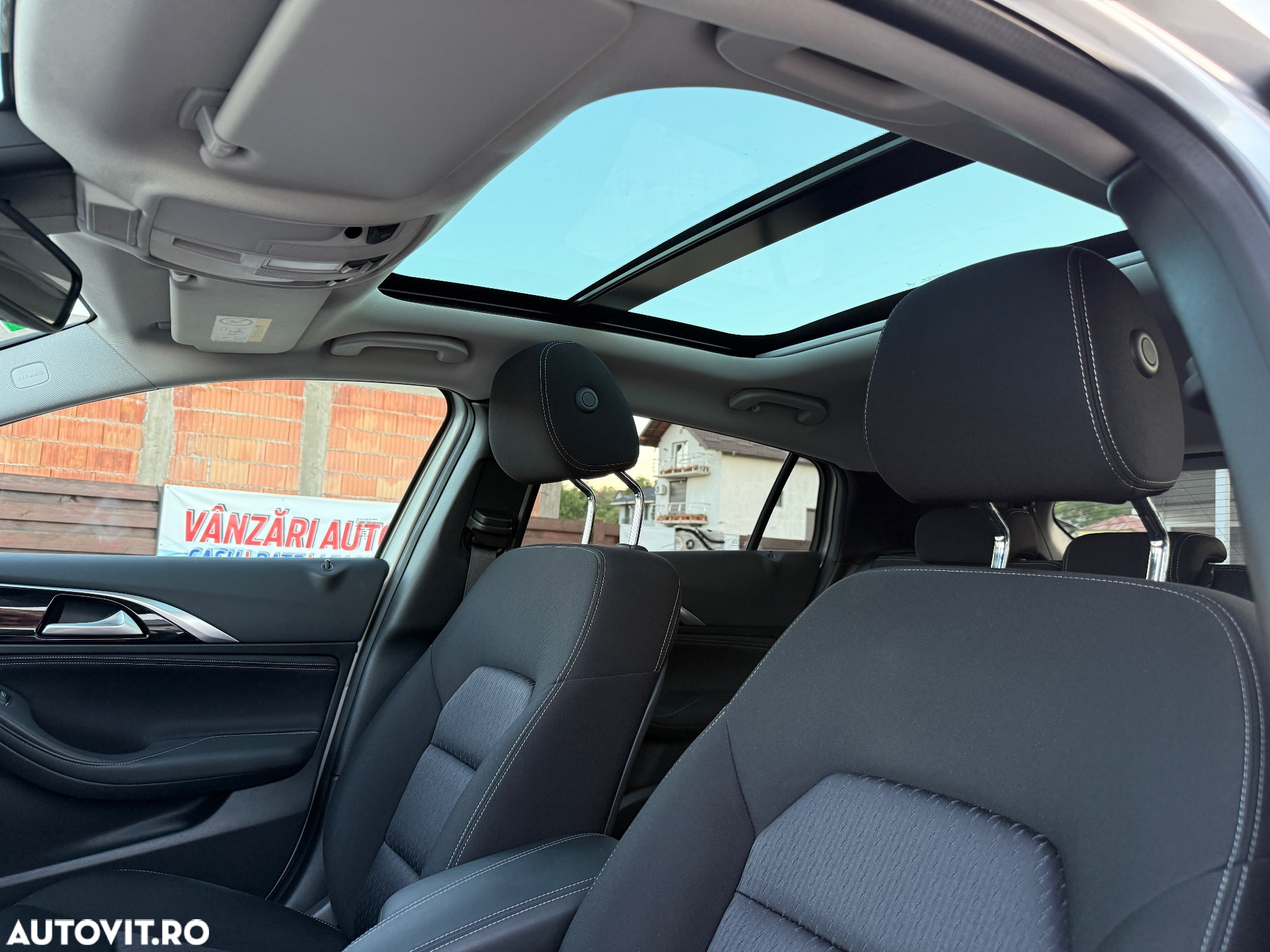 Infiniti QX30 2.2d DCT AWD Luxe Tech - 29