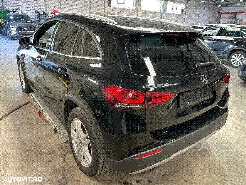Mercedes-Benz GLA 250 e 8G-DCT Edition Plug-in-Hybrid - 3