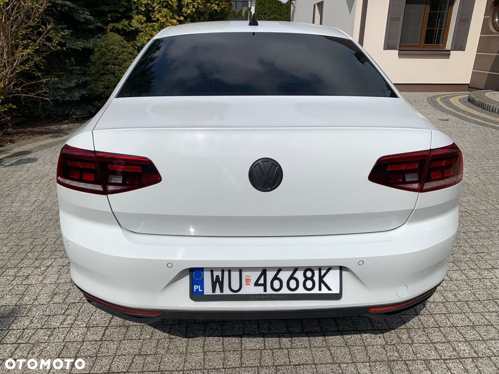 Volkswagen Passat 2.0 TDI EVO Elegance - 16
