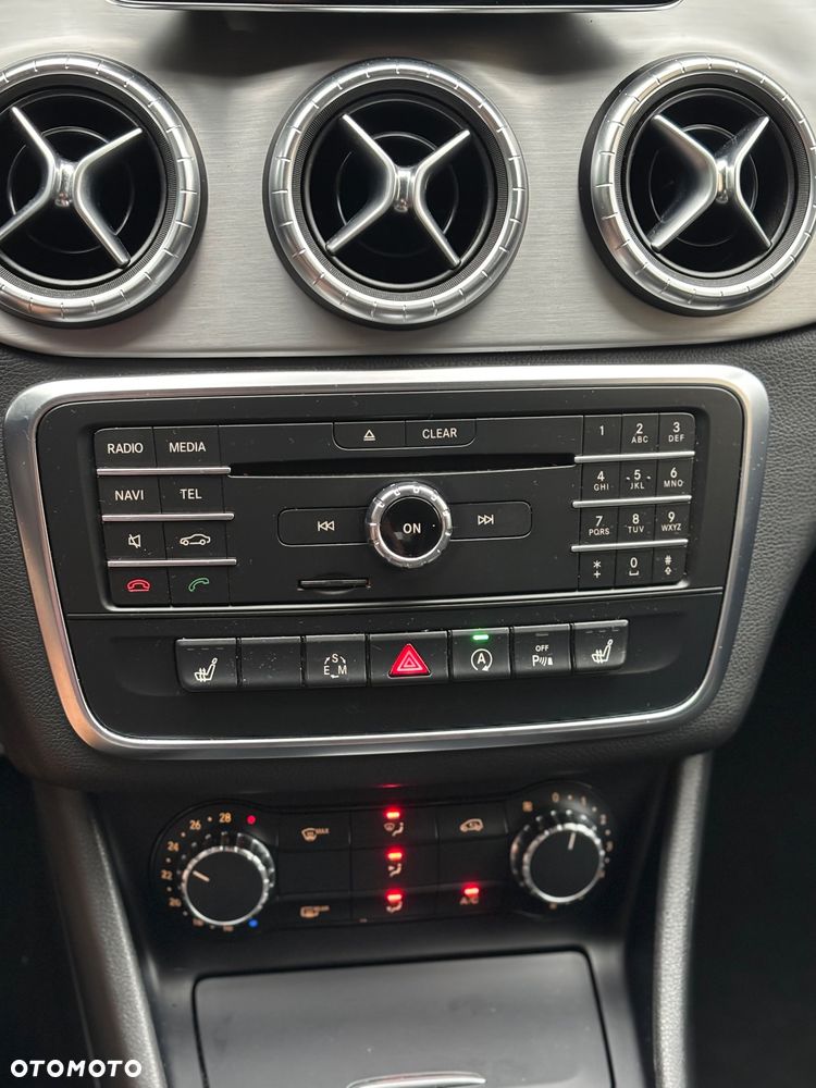 Mercedes-Benz CLA 180 7G-DCT AMG Line - 7