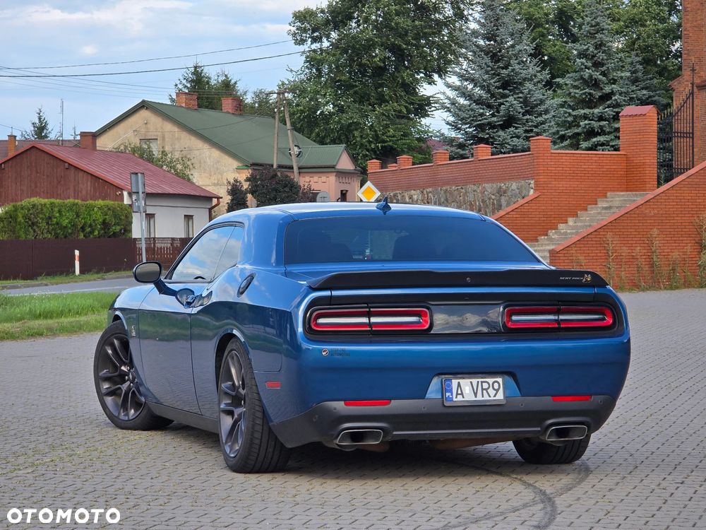 Dodge Challenger 6.4 Scat Pack - 11