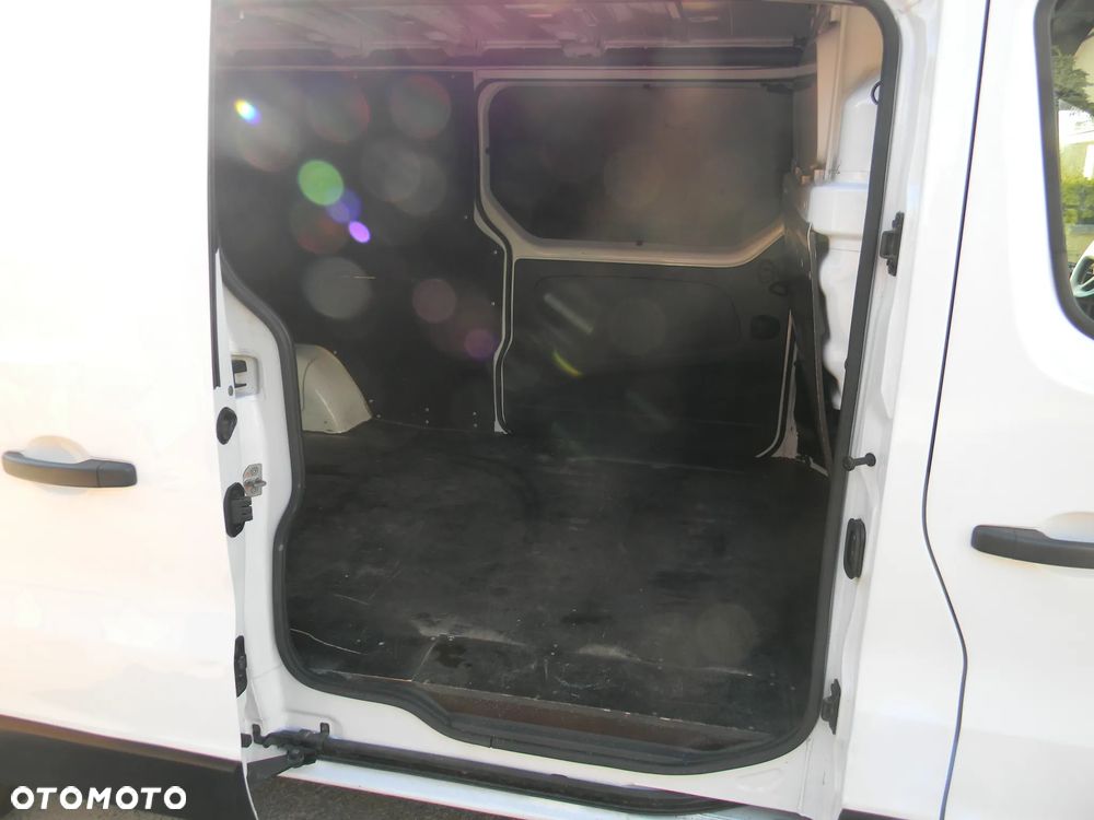 Opel Vivaro - 11