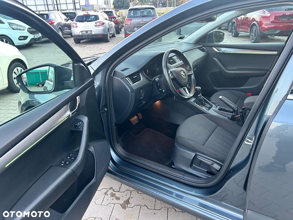 Skoda Octavia 2.0 TDI Elegance DSG - 19