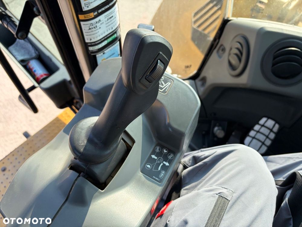 CAST 966 Mxe 4X4 - 23