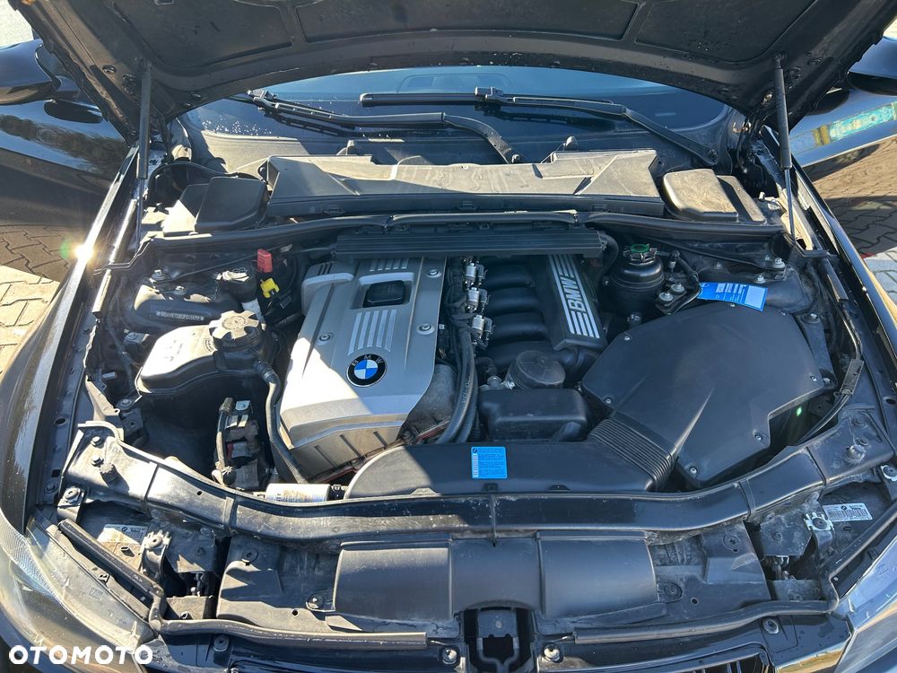 BMW Seria 3 325i - 26