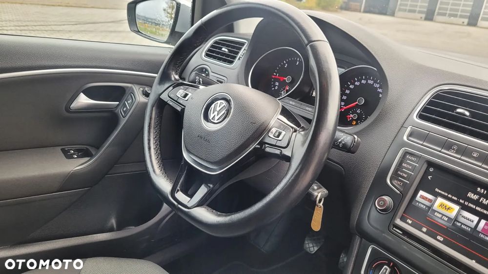 Volkswagen Polo 1.4 TDI (Blue Motion Technology) Comfortline - 22