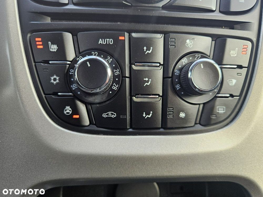 Opel Astra 1.4 Turbo Cosmo - 29