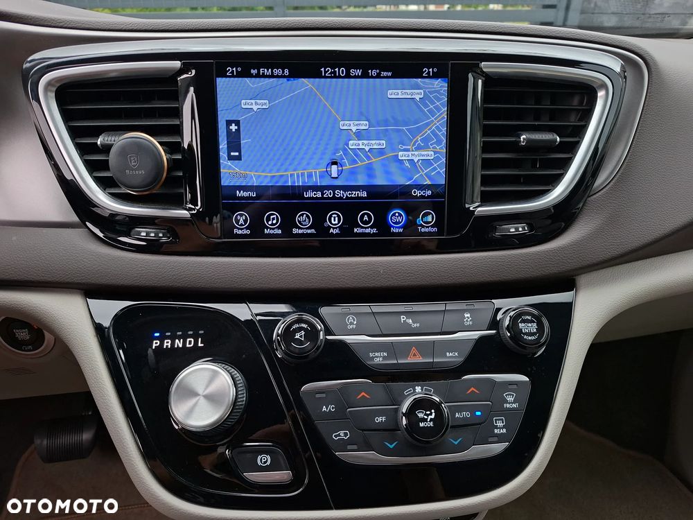 Chrysler Pacifica - 26
