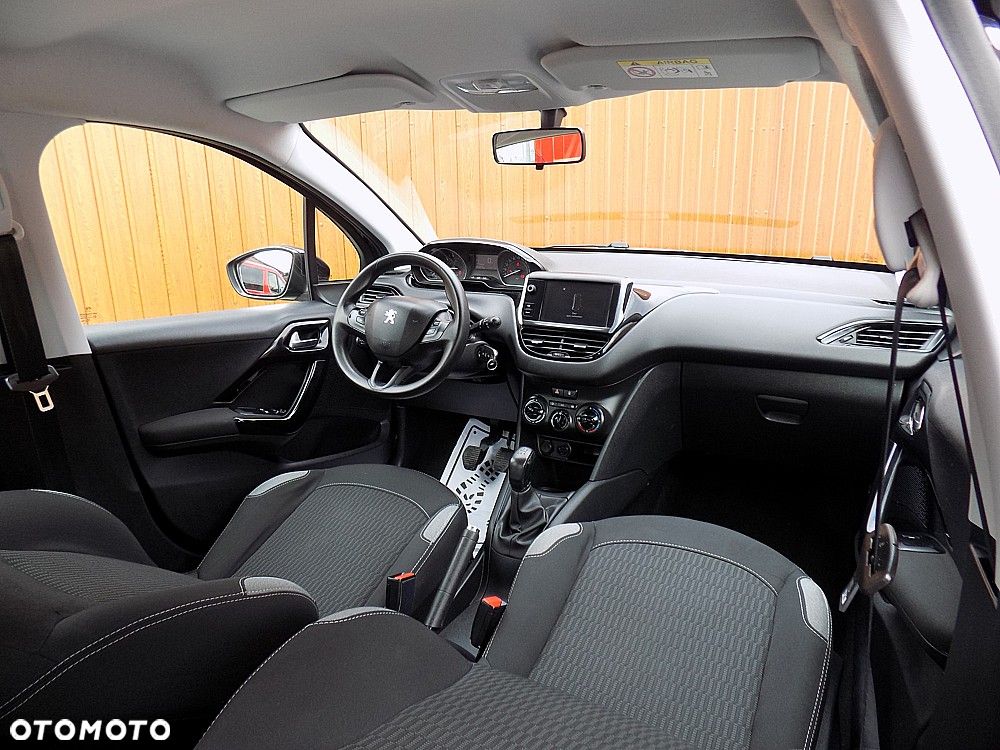 Peugeot 208 PureTech 82 Start & Stop Allure - 17