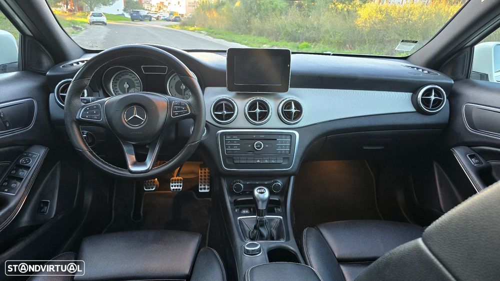 Mercedes-Benz GLA 180 - 19