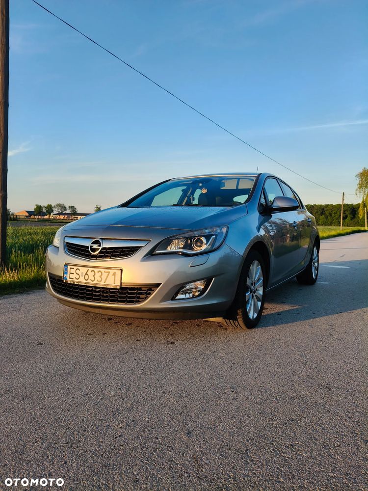 Opel Astra 1.4 T Cosmo - 4
