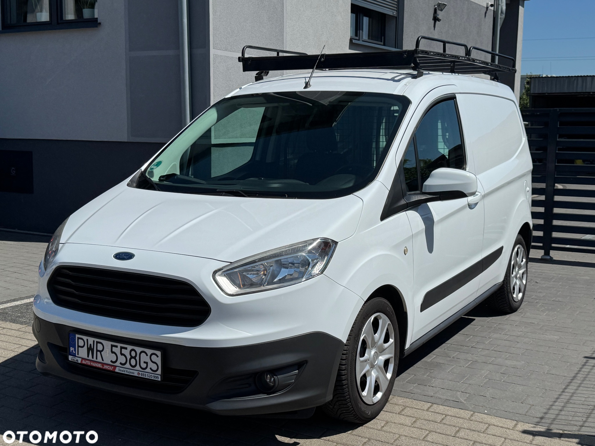 Ford Transit Courier - 2