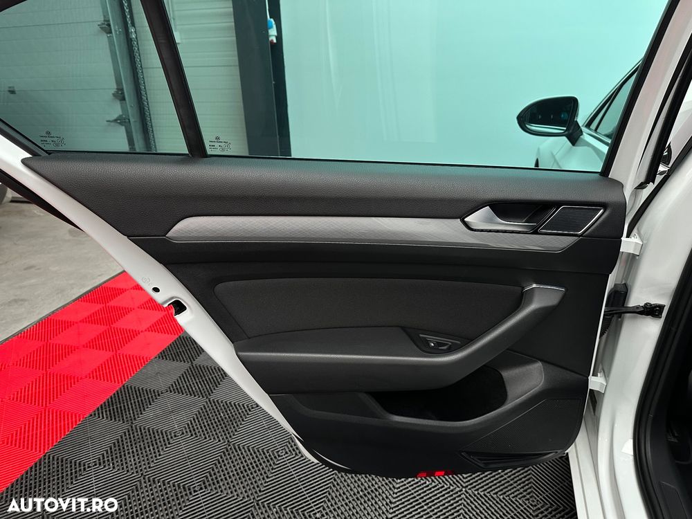 Volkswagen Passat - 25