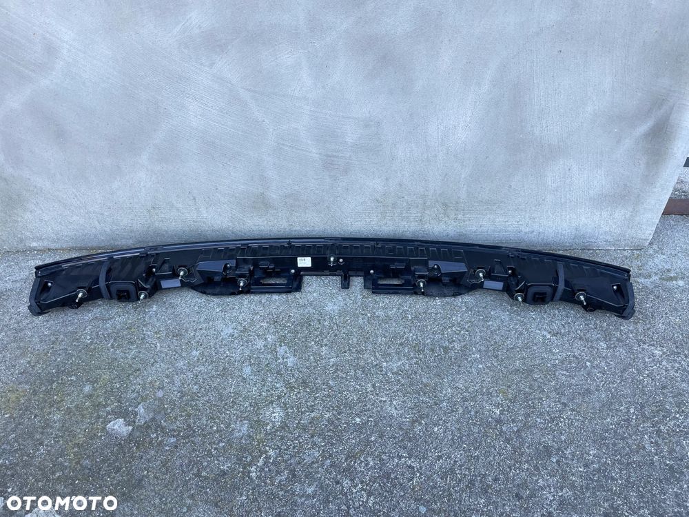 BLENDA KLAPY TYLNEJ NISSAN ARIYA  2022-- - 4