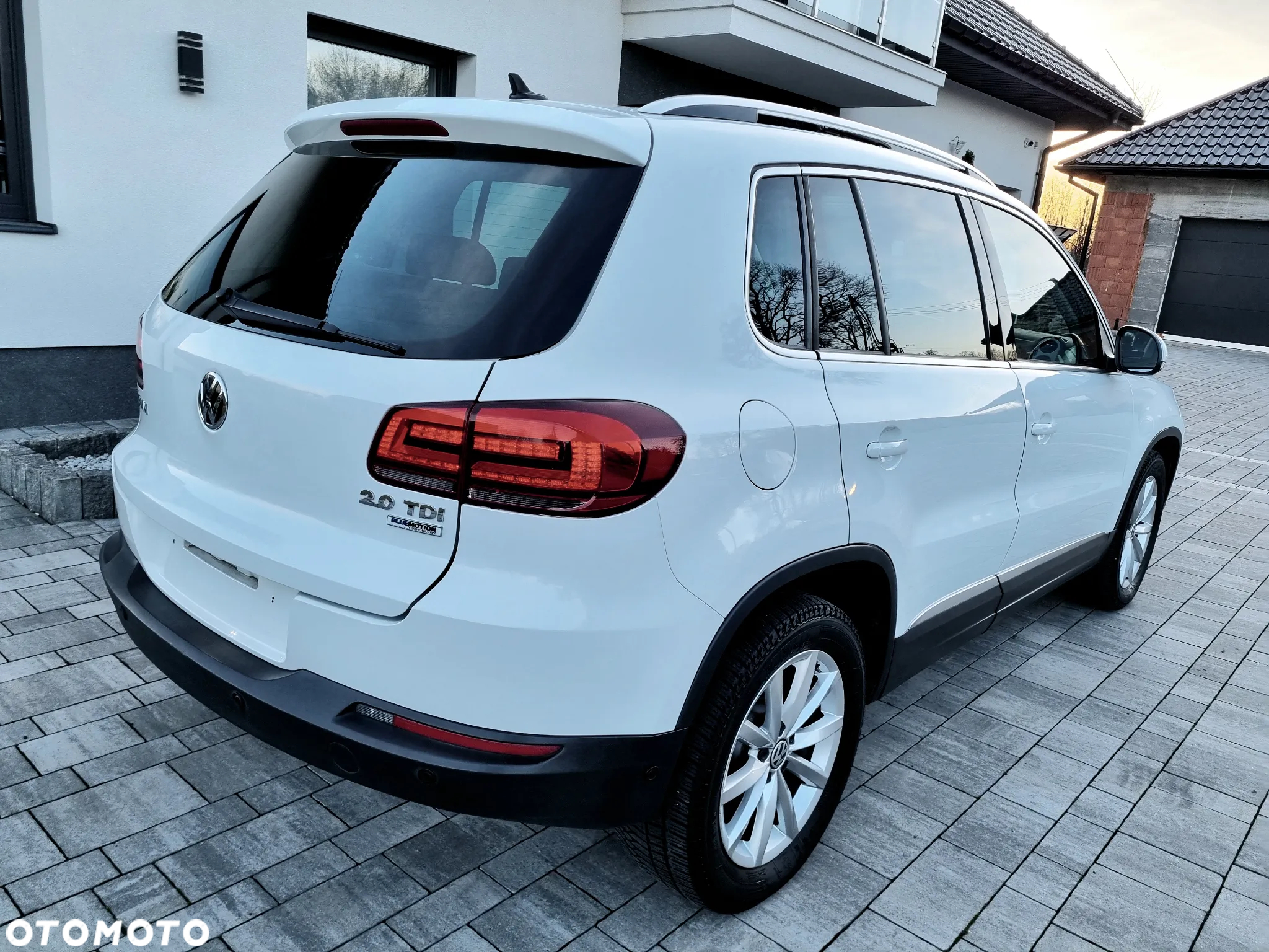 Volkswagen Tiguan 2.0 TDI SCR BlueMotion Technology Lounge Sport & Style - 10