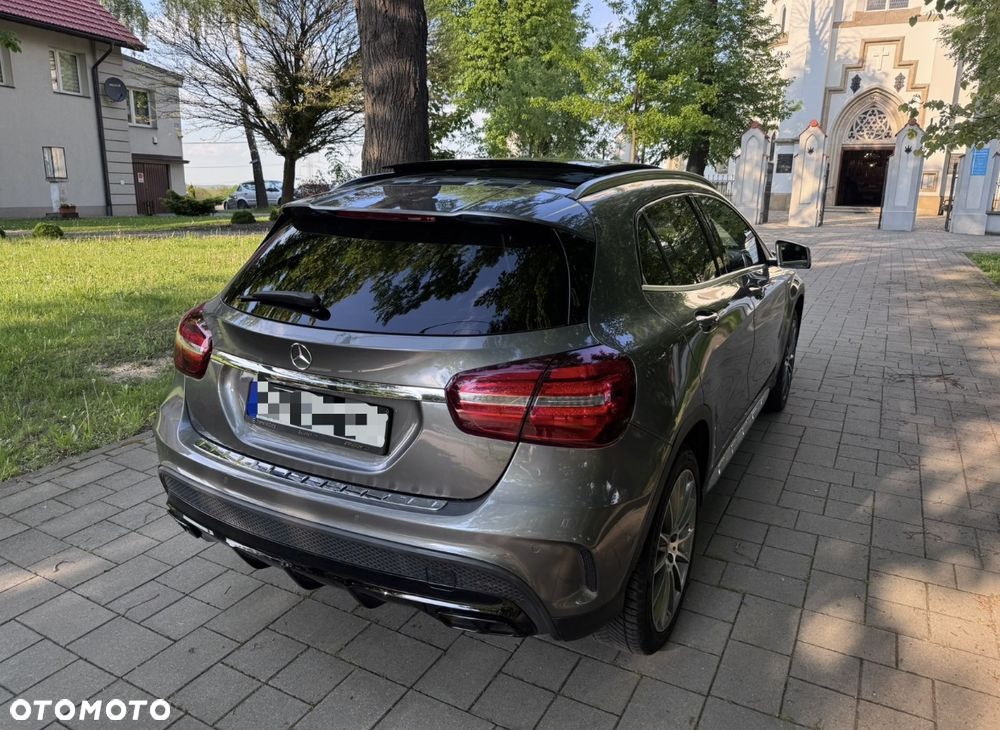Mercedes-Benz GLA 220 d 7G-DCT AMG Line - 12