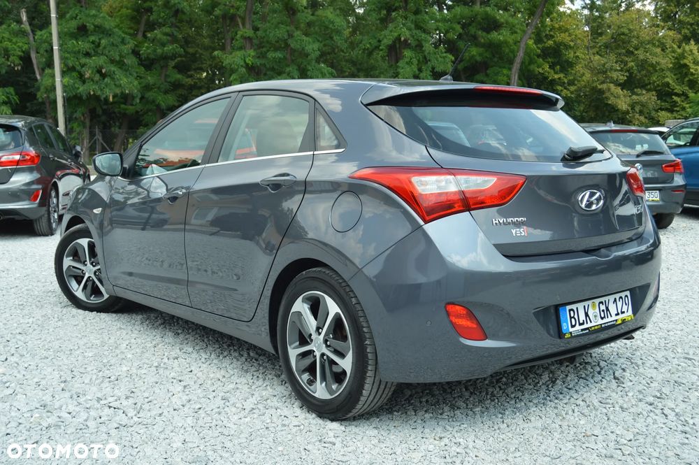 Hyundai i30 blue 1.6 GDI YES Gold - 4