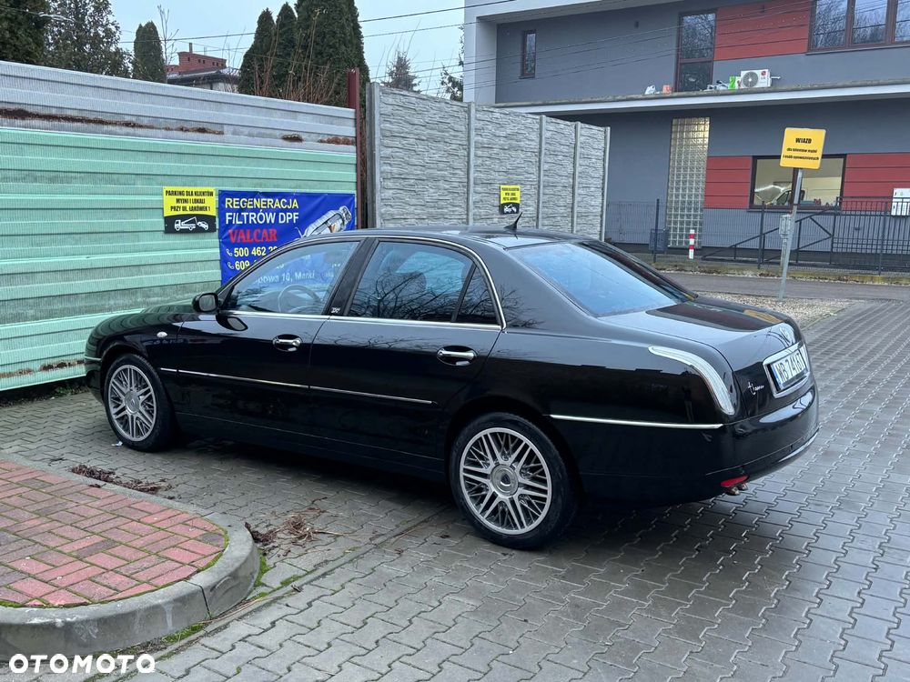 Lancia Thesis - 3
