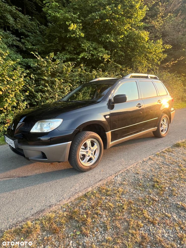 Mitsubishi Outlander 2.0 2WD Invite - 18
