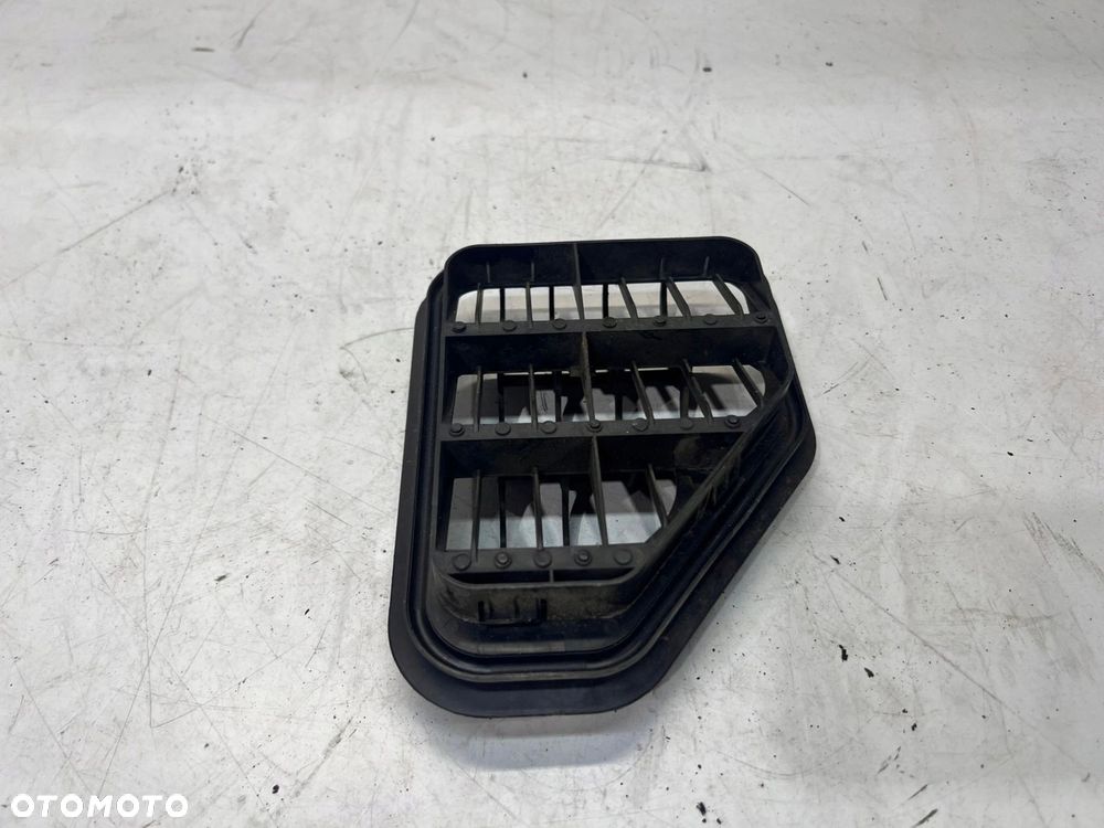 KRATKA POWIETRZA WENTYLACYJNA TYŁ VW TIGUAN 5M0819466A - 1