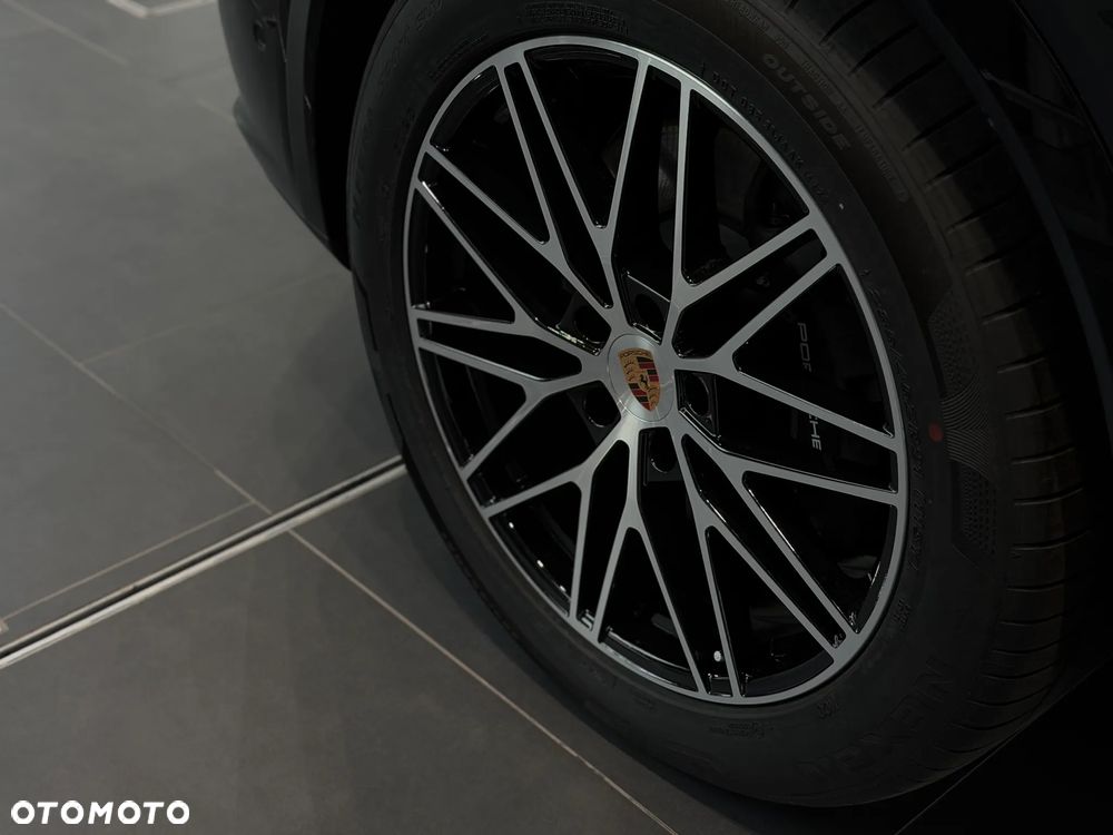 Porsche Cayenne E-Hybrid PHEV - 11