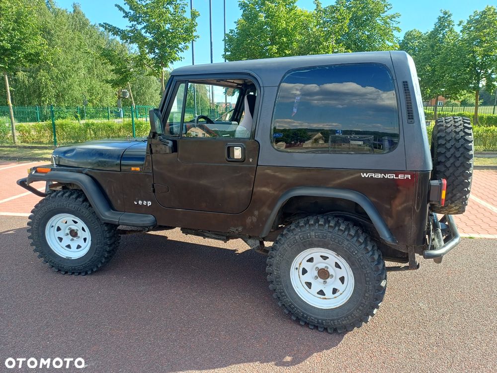 Jeep Wrangler - 8