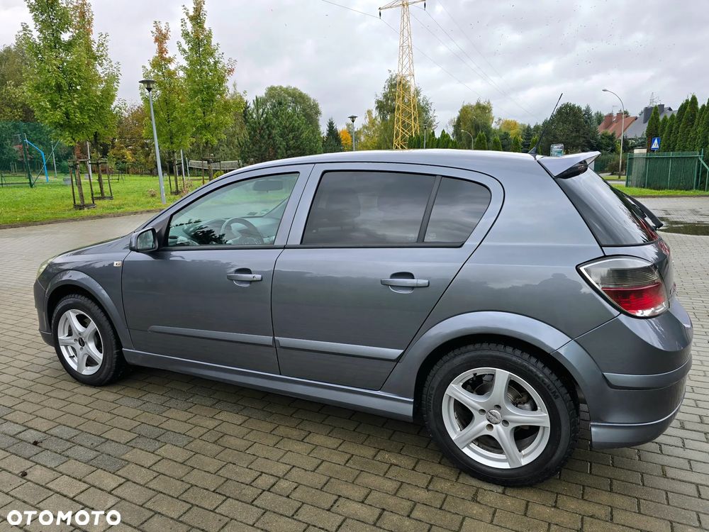 Opel Astra 1.6 Sport - 15