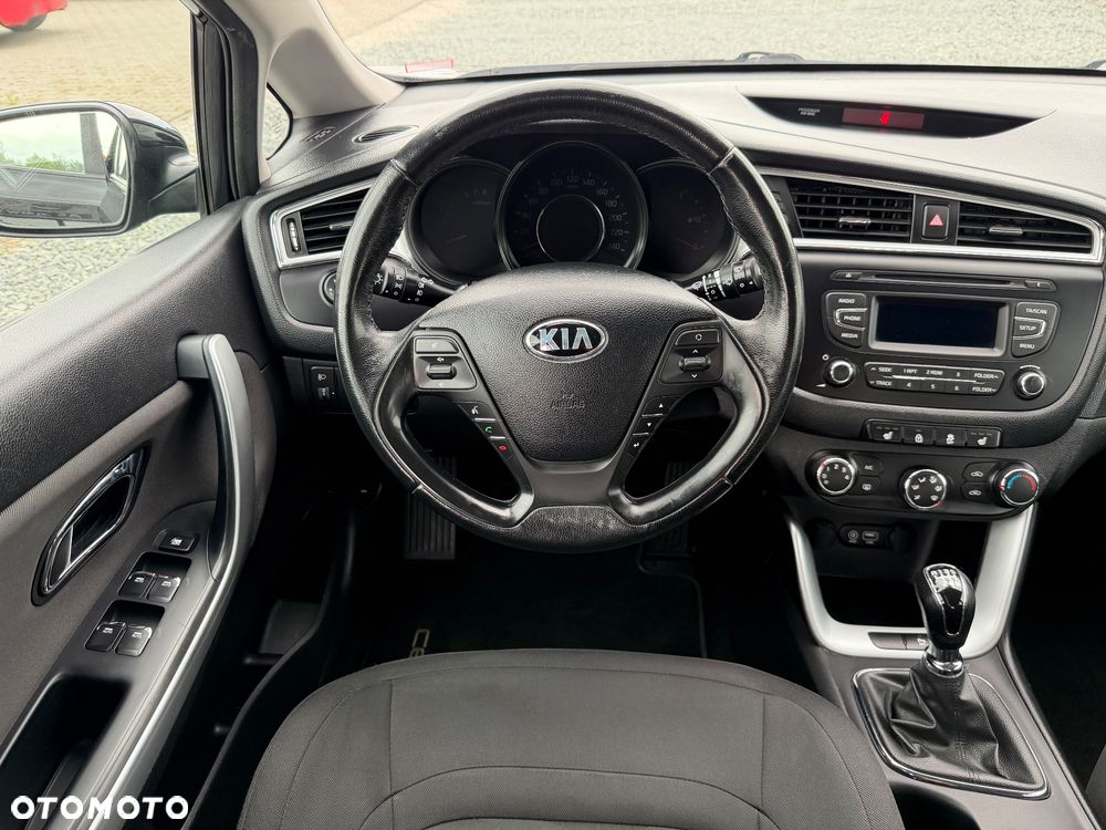 Kia Ceed 1.4 L - 12