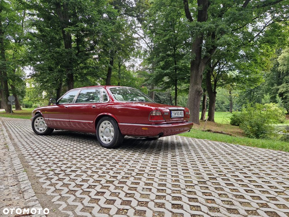 Jaguar XJ - 5