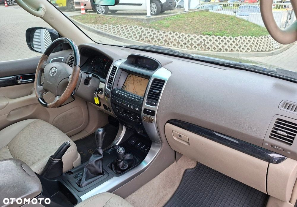 Toyota Land Cruiser - 16