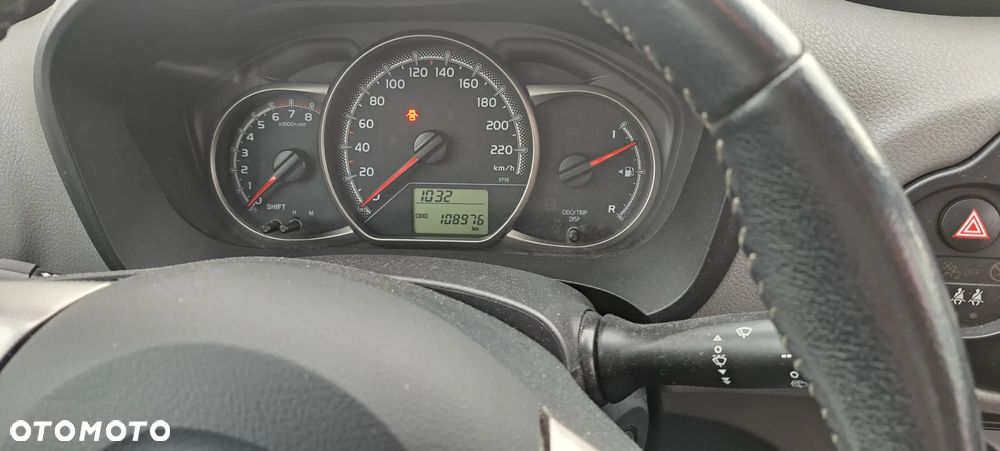 Toyota Yaris - 10
