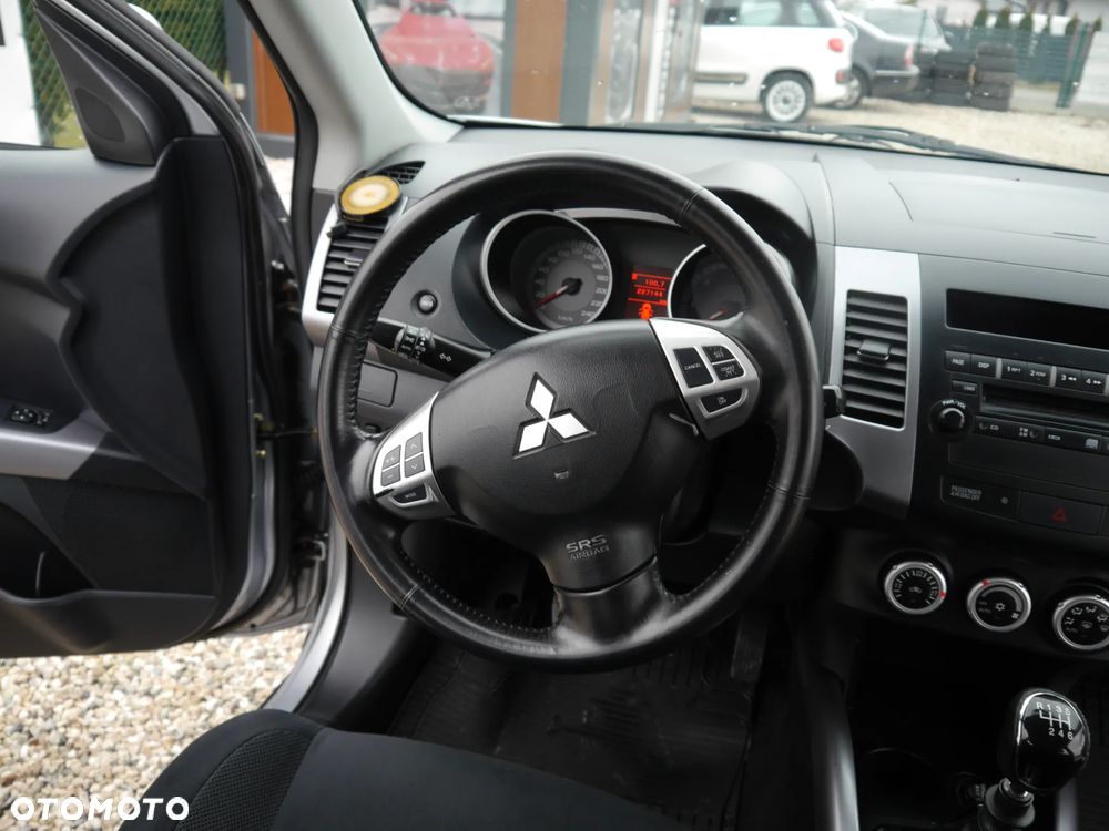 Mitsubishi Outlander 2.0 DI-D 4WD Intense - 15