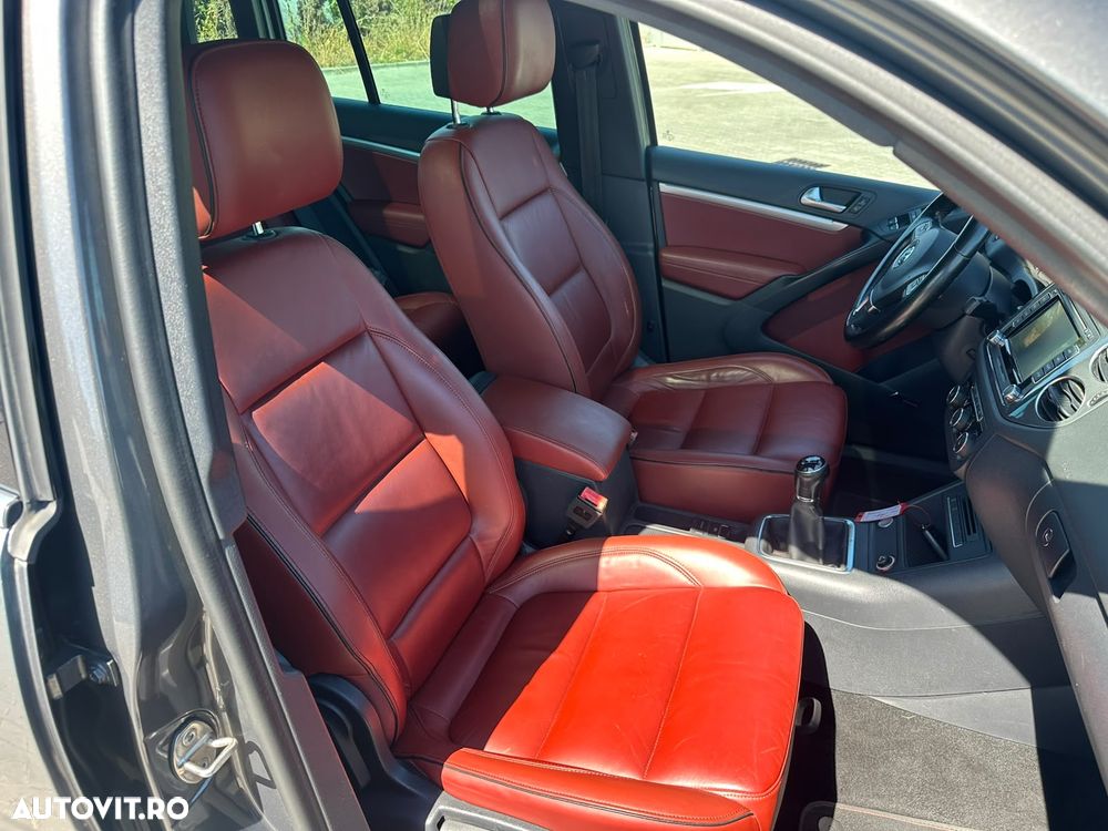 Volkswagen Tiguan 2.0 TDI DPF 4Motion BlueMotion Technology Sport & Style - 13