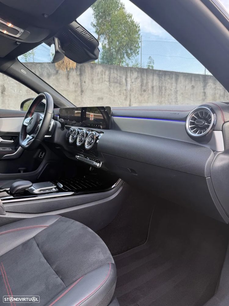 Mercedes-Benz CLA 250 e Shooting Brake AMG Line - 11