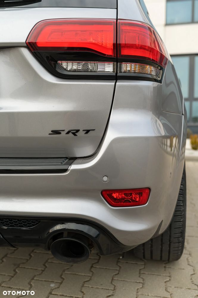 Jeep Grand Cherokee SRT - 17