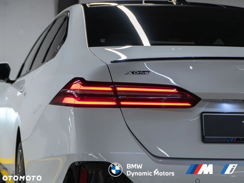 BMW Seria 5 530e xDrive PHEV M Sport - 12