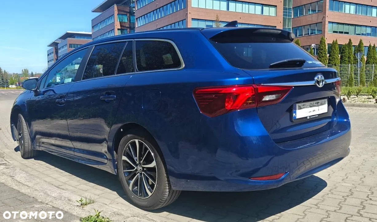 Toyota Avensis 2.0 D-4D Prestige - 3
