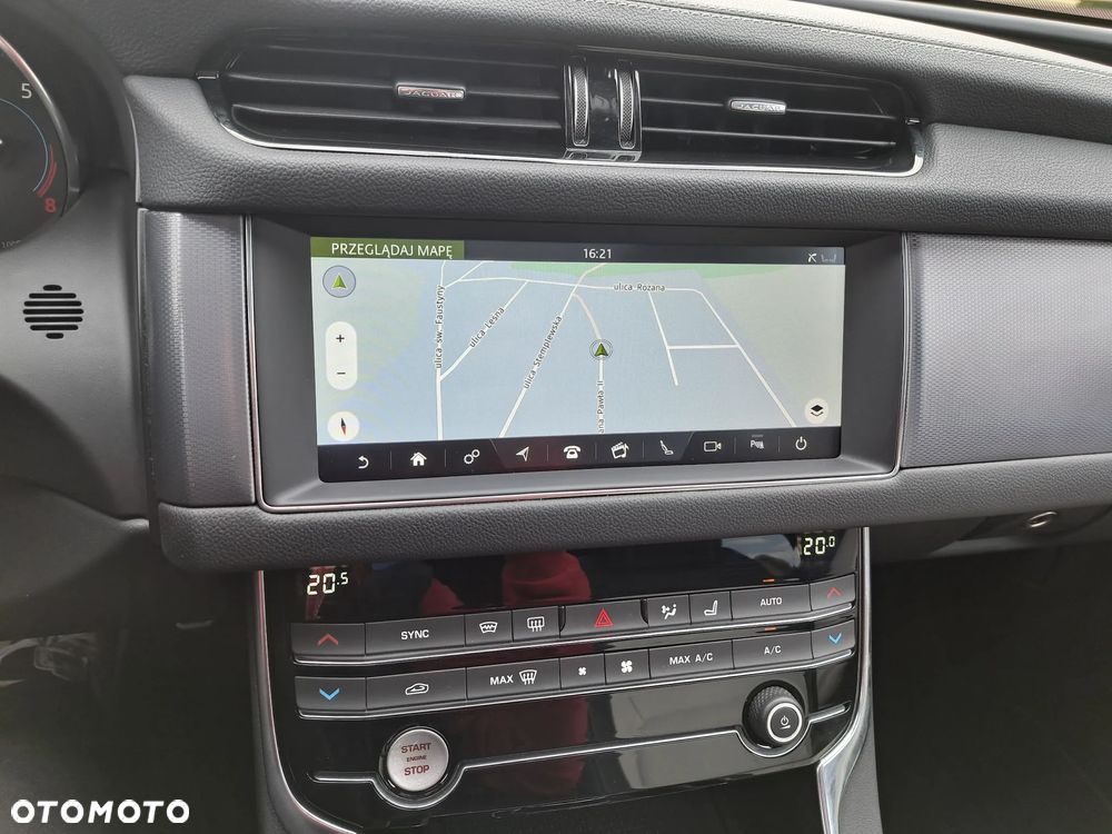 Jaguar XF P250 R-Dynamic SE - 21