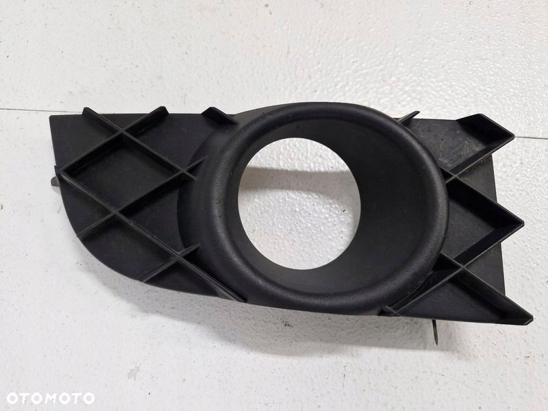 RENAULT LAGUNA 3 III GT KRATKA RAMKA HALOGENU PRAWY PRZÓD PRAWA PRZEDNIA - 1