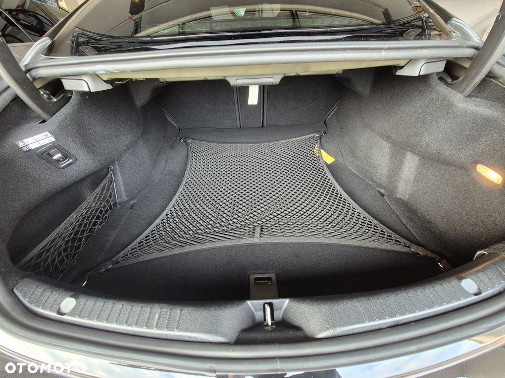 Mercedes-Benz Klasa C 300 d 9G-TRONIC - 23